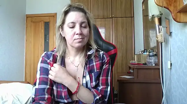 Snapshot of IrinaB1 chatting on 16, 2, 2025 IrinaB1 online show from 16, 2, 2025