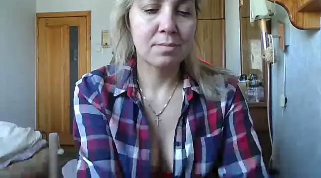 Snapshot of IrinaB1 chatting on 17, 2, 2025 IrinaB1 online show from 17, 2, 2025