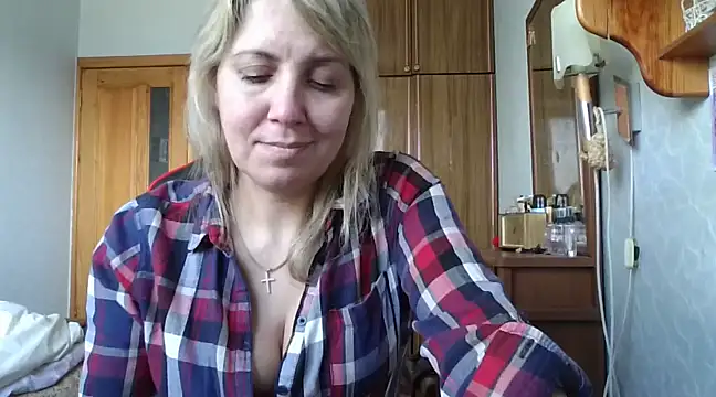 Snapshot of IrinaB1 chatting on 17, 2, 2025 IrinaB1 online show from 17, 2, 2025