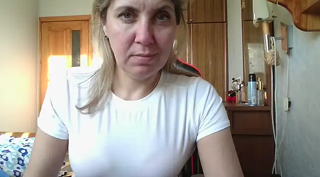 Snapshot of IrinaB1 chatting on 19, 2, 2025 IrinaB1 online show from 19, 2, 2025