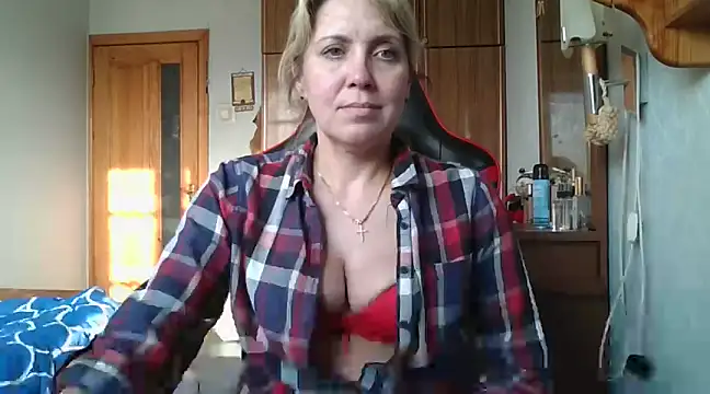 Snapshot of IrinaB1 chatting on 28, 2, 2025 IrinaB1 online show from 28, 2, 2025