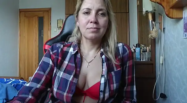 Snapshot of IrinaB1 chatting on 1, 3, 2025 IrinaB1 online show from 1, 3, 2025