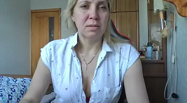 Snapshot of IrinaB1 chatting on 9, 3, 2025 IrinaB1 online show from 9, 3, 2025