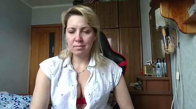 Snapshot of IrinaB1 chatting on 19, 3, 2025 IrinaB1 online show from 19, 3, 2025