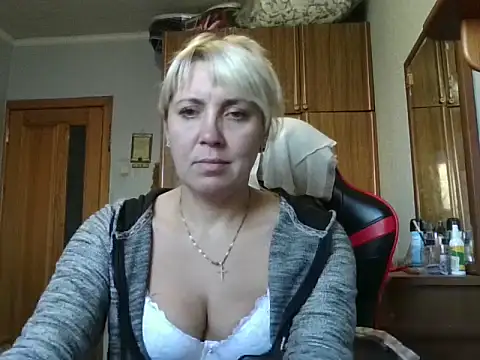 Snapshot of IrinaB1 chatting on 23, 10, 2025 IrinaB1 online show from 23, 10, 2025