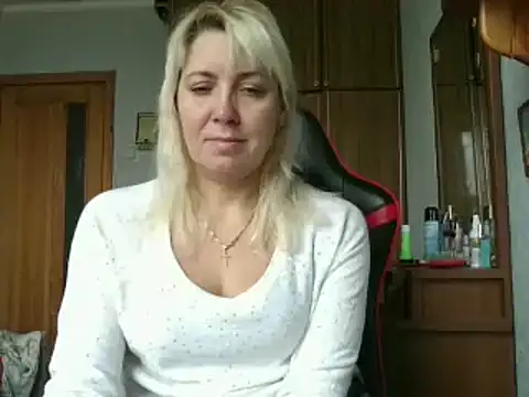 IrinaB1 online show from 9, 11, 2025