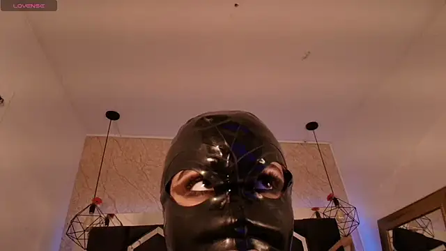 Snapshot of Haelycute chatting on 18, 10, 2025 Haelycute online show from 18, 10, 2025