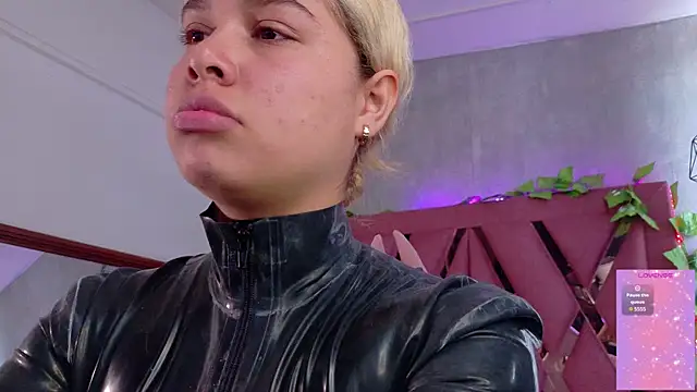 Snapshot of Haelycute chatting on 29, 11, 2025 Haelycute online show from 29, 11, 2025