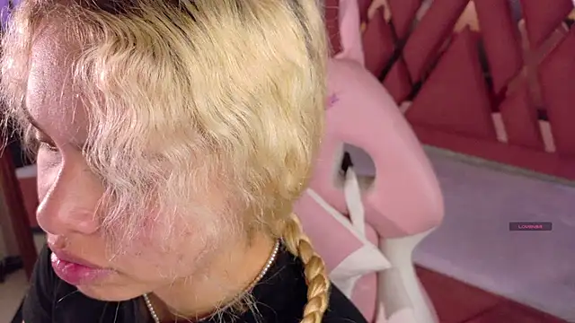 Snapshot of Haelycute chatting on 3, 12, 2025 Haelycute online show from 3, 12, 2025