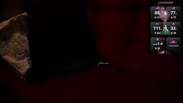 Snapshot of ohpetitemuse chatting on 4, 1, 2025 ohpetitemuse online show from 4, 1, 2025