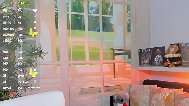 pretty little thing online show from 11, 3, 2025