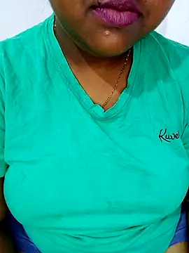 Snapshot of Sexy--queen1 chatting on 9, 11, 2025 Sexy--queen1 online show from 9, 11, 2025