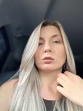 Snapshot of Crazy-Rosa chatting on 8, 4, 2026 Crazy-Rosa online show from 8, 4, 2026