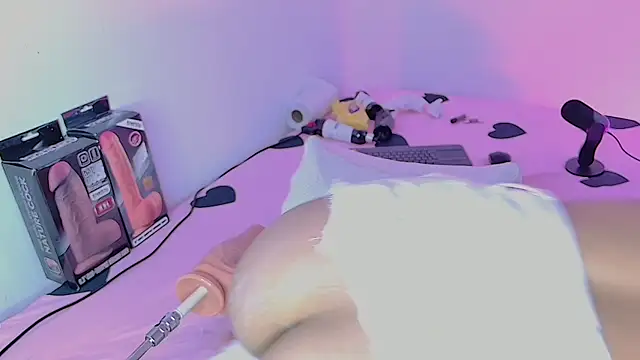 LinayAndValenMVP online show from 1, 2, 2025