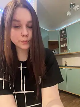 Snapshot of Marylallka5 chatting on 8, 1, 2025 Marylallka5 online show from 8, 1, 2025