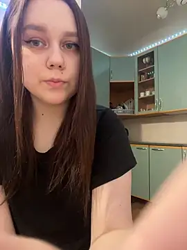 Snapshot of Marylallka5 chatting on 8, 2, 2025 Marylallka5 online show from 8, 2, 2025