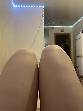 Snapshot of Marylallka5 chatting on 1, 3, 2025 Marylallka5 online show from 1, 3, 2025