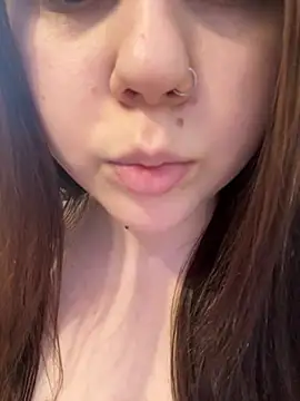 Snapshot of Marylallka5 chatting on 4, 3, 2025 Marylallka5 online show from 4, 3, 2025