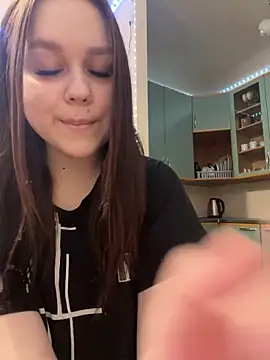 Snapshot of Marylallka5 chatting on 8, 3, 2025 Marylallka5 online show from 8, 3, 2025