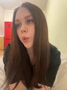 Snapshot of Marylallka5 chatting on 9, 9, 2025 Marylallka5 online show from 9, 9, 2025