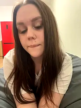 Snapshot of Marylallka5 chatting on 15, 9, 2025 Marylallka5 online show from 15, 9, 2025