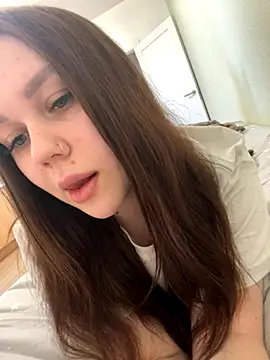 Snapshot of Marylallka5 chatting on 19, 10, 2025 Marylallka5 online show from 19, 10, 2025