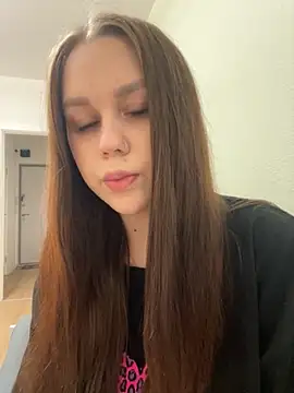 Snapshot of Marylallka5 chatting on 9, 11, 2025 Marylallka5 online show from 9, 11, 2025