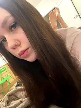 Snapshot of Marylallka5 chatting on 19, 12, 2025 Marylallka5 online show from 19, 12, 2025