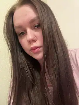 Snapshot of Marylallka5 chatting on 5, 1, 2026 Marylallka5 online show from 5, 1, 2026