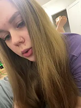 Snapshot of Marylallka5 chatting on 3, 3, 2026 Marylallka5 online show from 3, 3, 2026