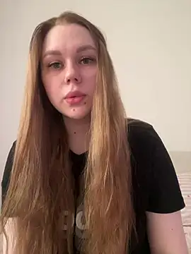 Snapshot of Marylallka5 chatting on 8, 7, 2026 Marylallka5 online show from 8, 7, 2026