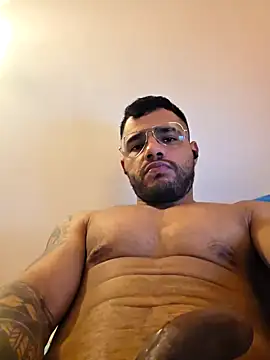 Snapshot of Macholatino8611 chatting on 14, 10, 2025 Macholatino8611 online show from 14, 10, 2025