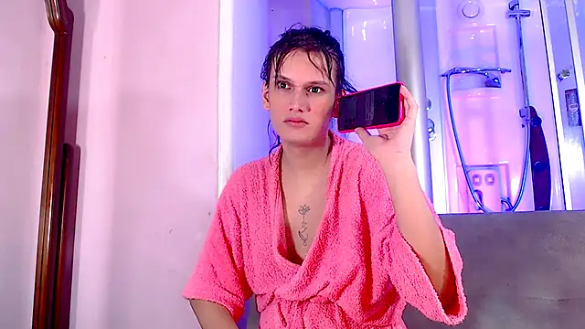 sexy-luna-star-ts online show from 1, 10, 2025