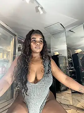 Snapshot of MAREIA_25 chatting on 20, 3, 2025 MAREIA 25 online show from 20, 3, 2025