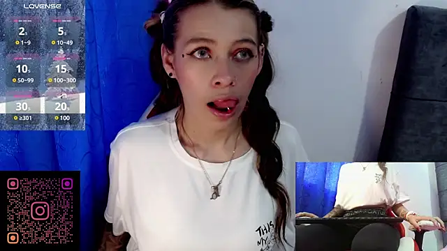 Snapshot of sweetlittlelisa chatting on 29, 12, 2024 sweetlittlelisa online show from 29, 12, 2024