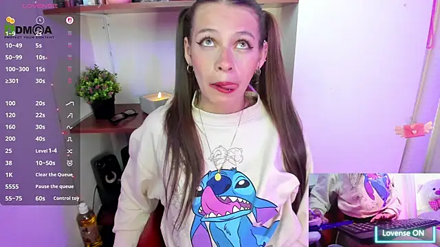 Snapshot of sweetlittlelisa chatting on 4, 11, 2025 sweetlittlelisa online show from 4, 11, 2025