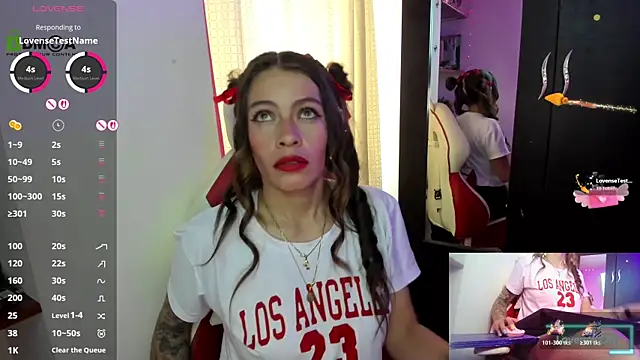 Snapshot of sweetlittlelisa chatting on 18, 11, 2025 sweetlittlelisa online show from 18, 11, 2025