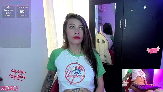 Snapshot of sweetlittlelisa chatting on 17, 12, 2025 sweetlittlelisa online show from 17, 12, 2025