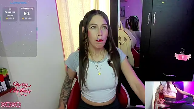 Snapshot of sweetlittlelisa chatting on 22, 12, 2025 sweetlittlelisa online show from 22, 12, 2025