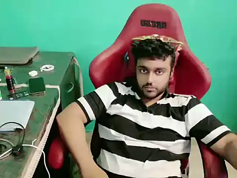 Snapshot of telugu_boy_ chatting on 17, 10, 2025 telugu boy  online show from 17, 10, 2025
