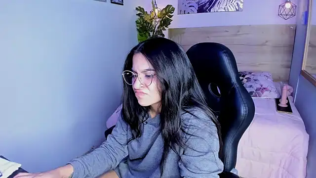 Snapshot of lalytulu99 chatting on 4, 3, 2025 lalytulu99 online show from 4, 3, 2025