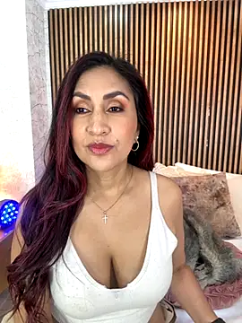 Snapshot of MonicaMoret chatting on 14, 10, 2025 MonicaMoret online show from 14, 10, 2025