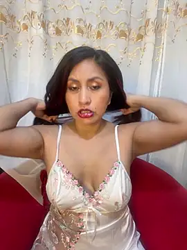 MonicaMoret online show from 12, 1, 2026