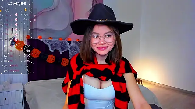 Kelly Cuutie online show from 27, 10, 2025