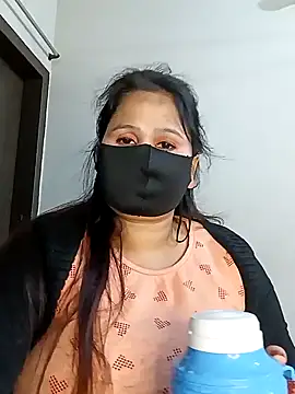 Snapshot of Tishani chatting on 16, 12, 2024 Tishani online show from 16, 12, 2024