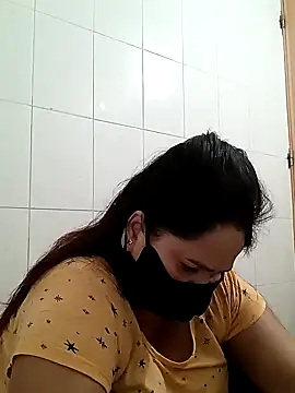 Snapshot of Tishani chatting on 15, 1, 2025 Tishani online show from 15, 1, 2025