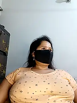 Snapshot of Tishani chatting on 21, 1, 2025 Tishani online show from 21, 1, 2025