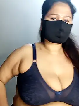 Snapshot of Tishani chatting on 18, 2, 2025 Tishani online show from 18, 2, 2025