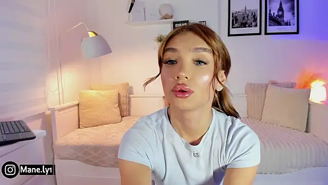 Snapshot of manely1 chatting on 13, 11, 2025 manely1 online show from 13, 11, 2025