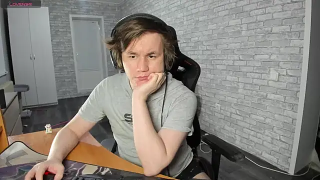 iliaskrislove online show from 19, 2, 2025